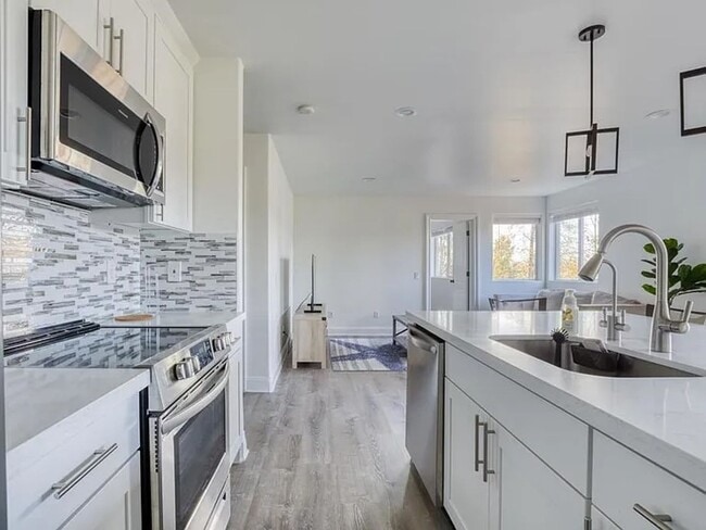 Photo - Beautiful Lower-Level Home in Bellevue