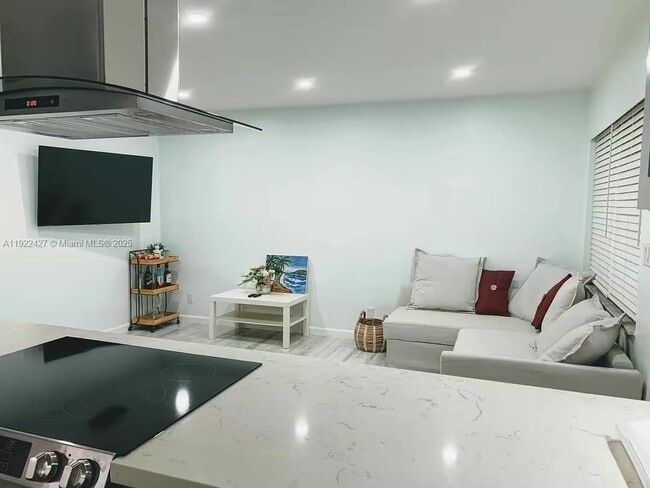 Photo - 600 NE 7th Ave Unit 12