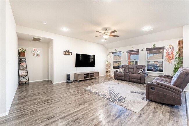 Photo - 6704 SW Pilgrim Rd