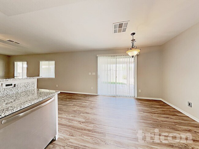 8142 Dancing Ave