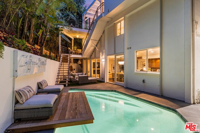 Photo - 1714 Sunset Plaza Dr