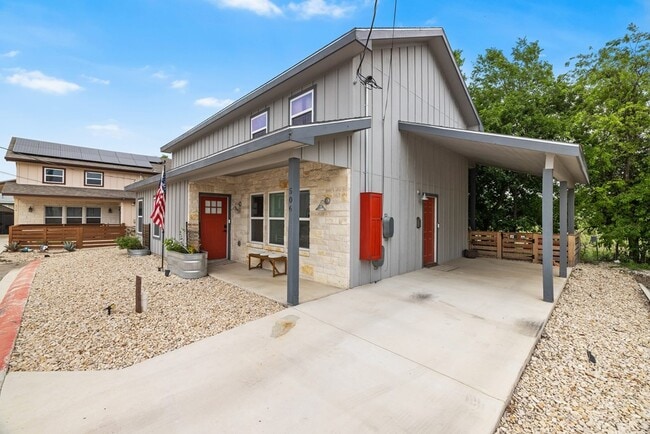 Photo - 506 Burleson Blvd N