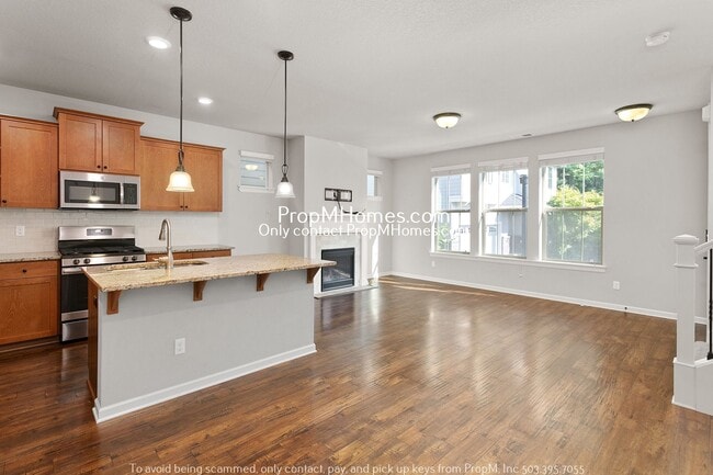 Elegant Three Bedroom Home In NW Portland! - Elegant Three Bedroom Home In NW Portland!