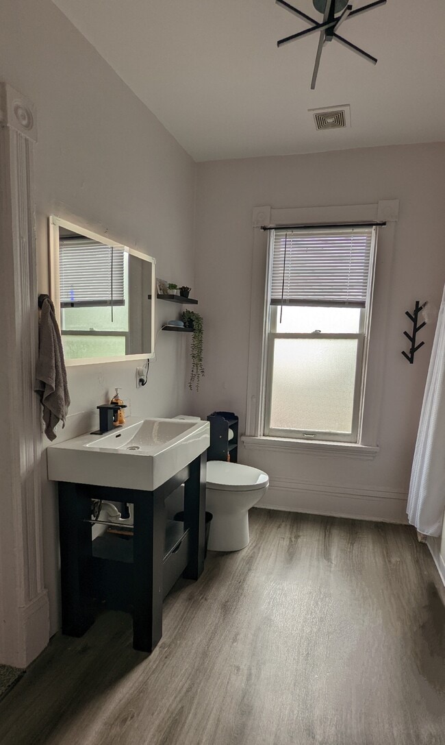 Photo - 609 Van Buren Ave