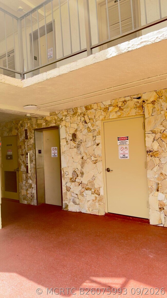 Photo - 2801 Somerset Dr Unit 201