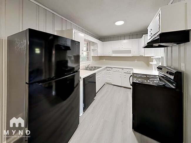 Photo - 919 Green Valley Rd SW