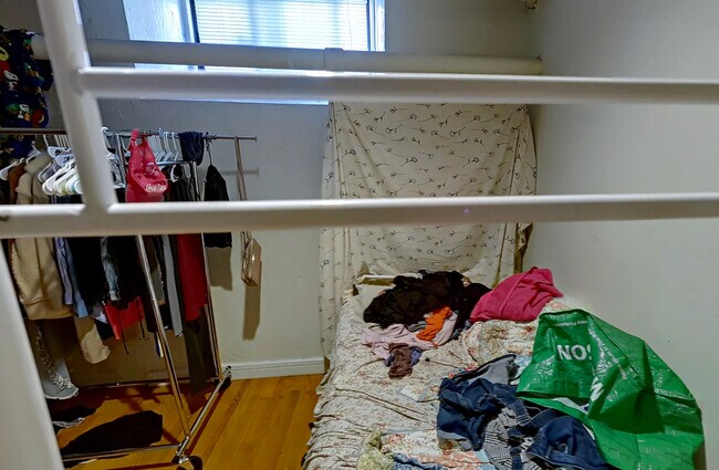 Photo - 157-137 Hemenway St