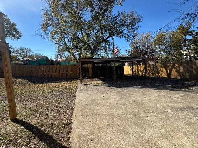 Photo - Nice ranch on basement in Charlotte Park