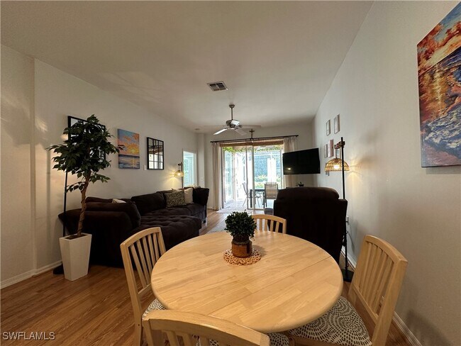 Building Photo - 1728 Morning Sun Ln Unit D-8 Rental
