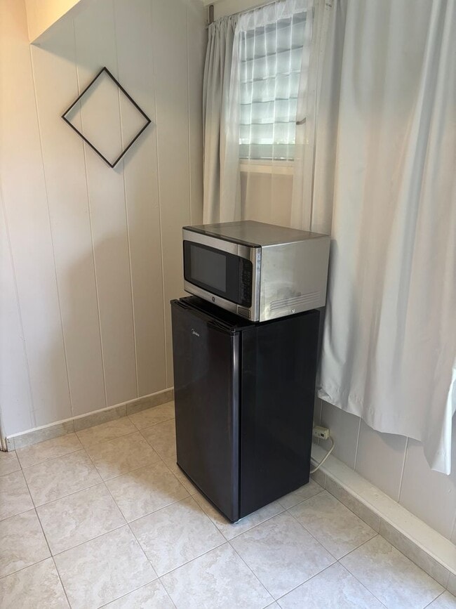 Photo - Steps From Kahala Beach Cute studio