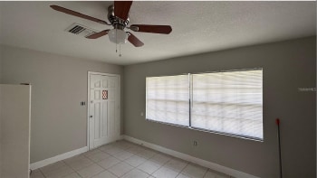 Photo - 210 N Lone Oak Dr