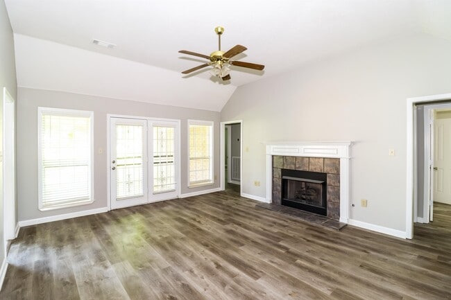 Photo - 498 W Tipton Lake Cir