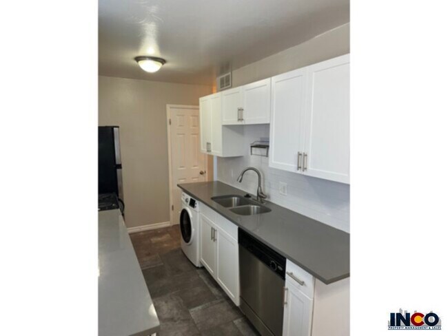 Photo - 5586 S Grant St