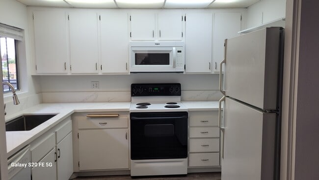 Building Photo - 2727 Morena Blvd Unit 209 Rental