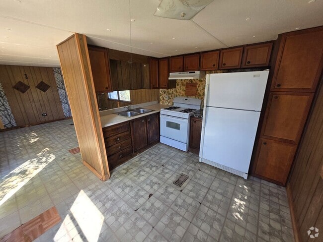 Building Photo - PINEHILLS MOBILE CT Unit 1702 DICKIE RD #2 Rental