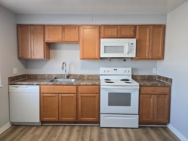 2 Bedroom - 900 Sqft - Dohr Apartments