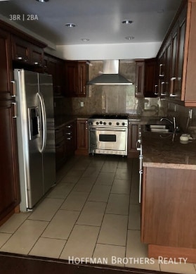 Photo - 11911 Mayfield Ave Unidad 106