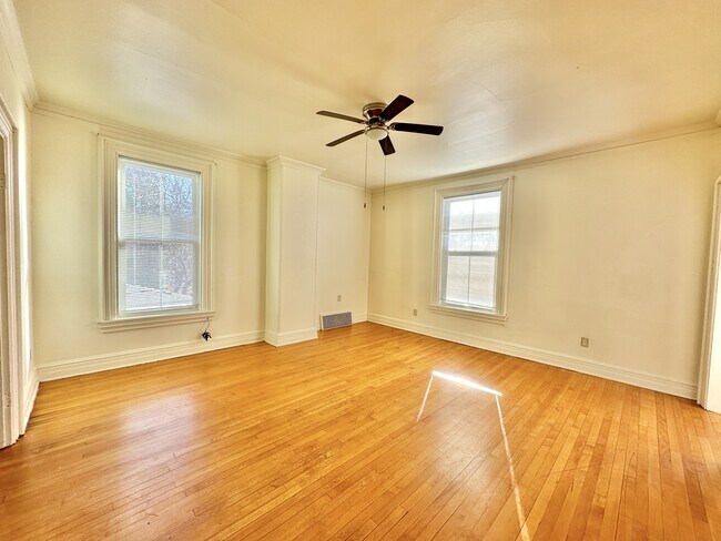 Photo - 255 S Jackson St Unit 3