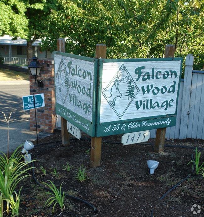 Falcon Wood Village Apartments Eugene, OR