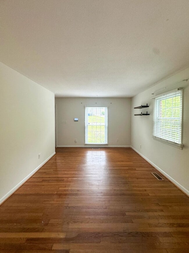Photo - Charming 3 Bed 1.5 Bath Home Close to Fort Bragg