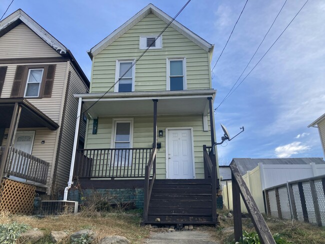 Building Photo - 1316 4th Ave