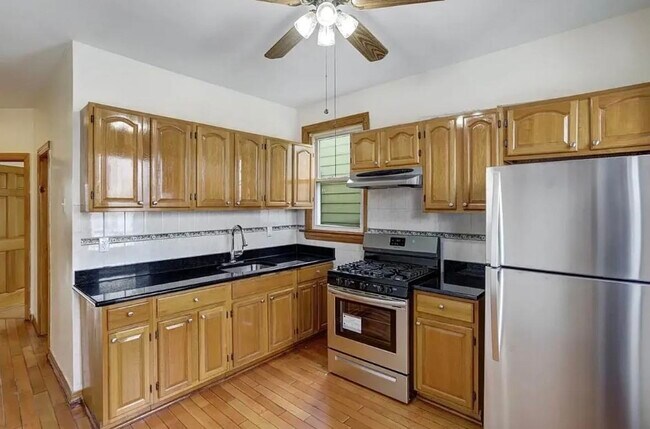 Photo - 270 Stevens Ave