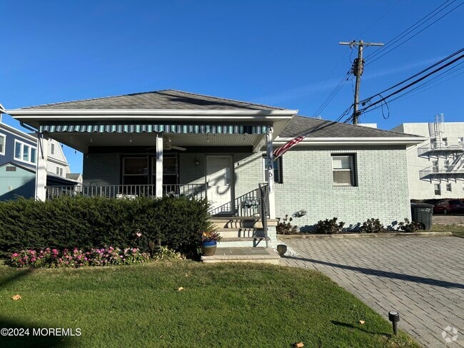 Building Photo - 206 Beach Ave Rental