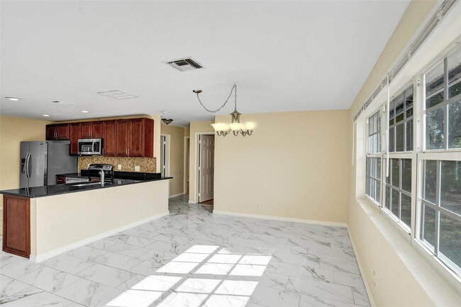 Photo - 249 NW 4th Diagonal