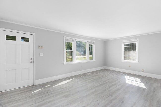 Photo - 2010 McAfee Rd