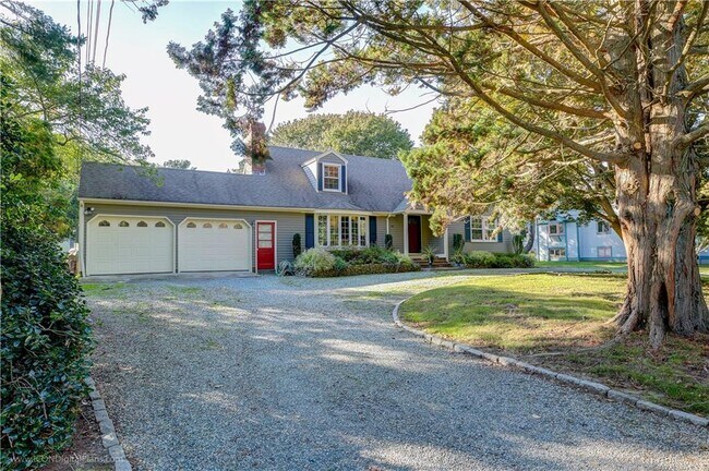 Photo - 569 Turner Rd