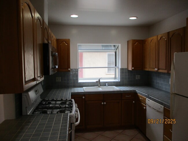 Photo - 4400 Overland Ave Unit 3