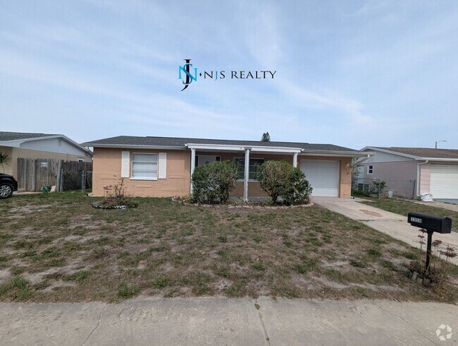 Building Photo - Beautiful, true 3 bed, 2bath home with 110...