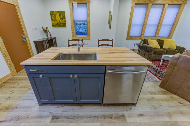 Kitchen Island - 1220 Adams St