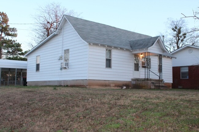 Building Photo - HARRAH! At Last!