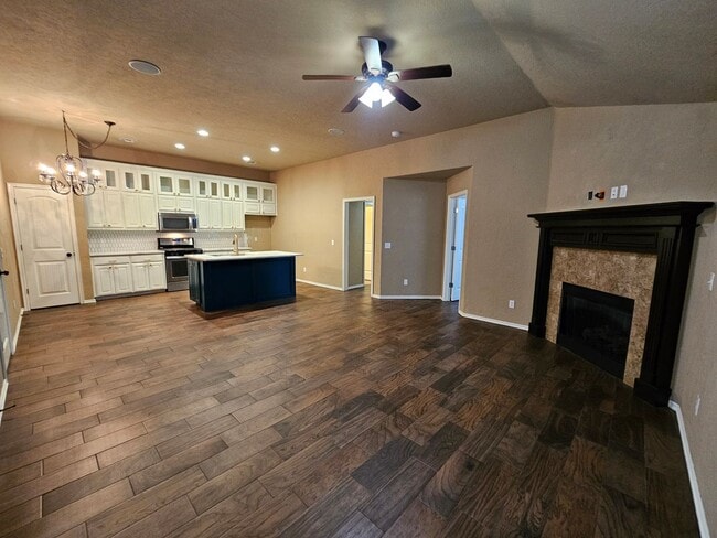 Photo - (3) Bed/(2) Bath in SW Moore Avail Early June!