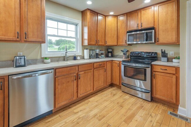 Photo - 216 Reilly Dr