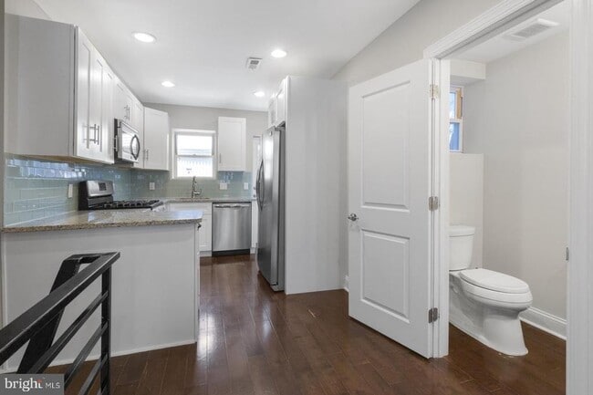 Photo - 2045 Wilder St