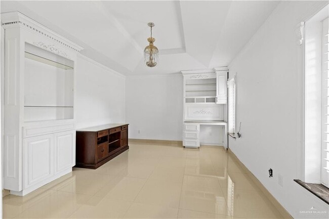 Photo - 20 E St