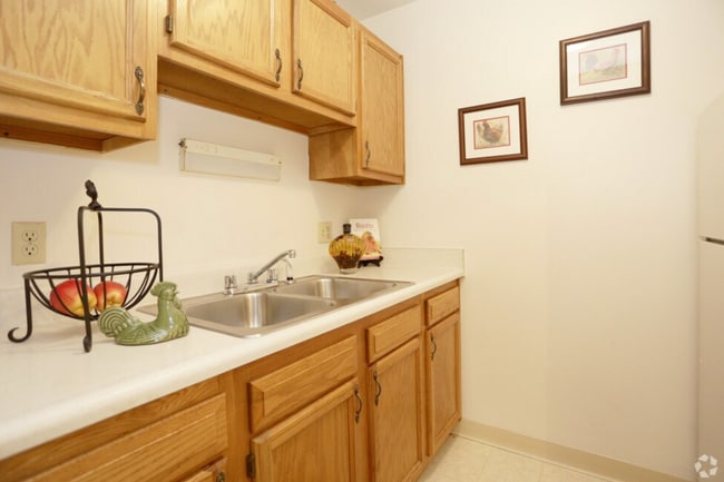 Goldentree Apartments
