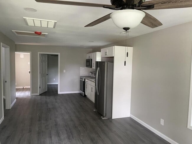 Photo - 246 Hilltop Ave SW