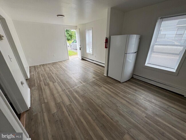 Photo - 120 E Main St Unidad B