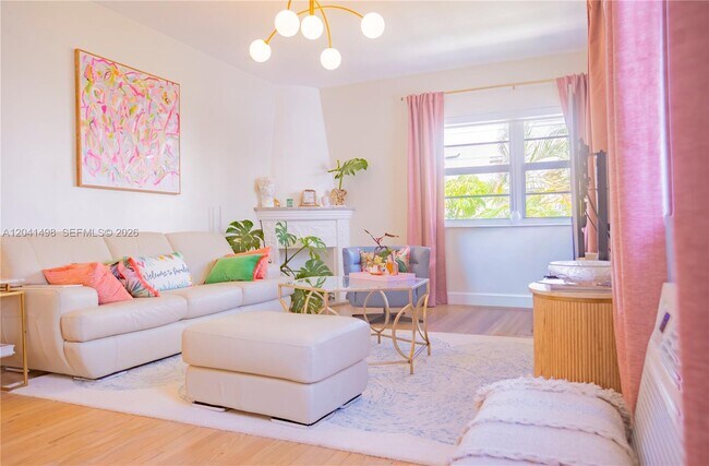 Photo - 1559 Meridian Ave Unit 208