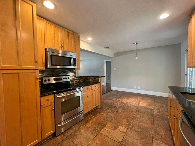 1313 Casa Vale Dr