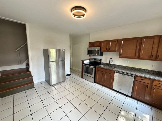 Photo - Mt Pleasant Ave 1073-1075 GW2 Unit 1075