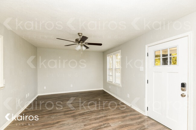Photo - 301 NE 32nd St