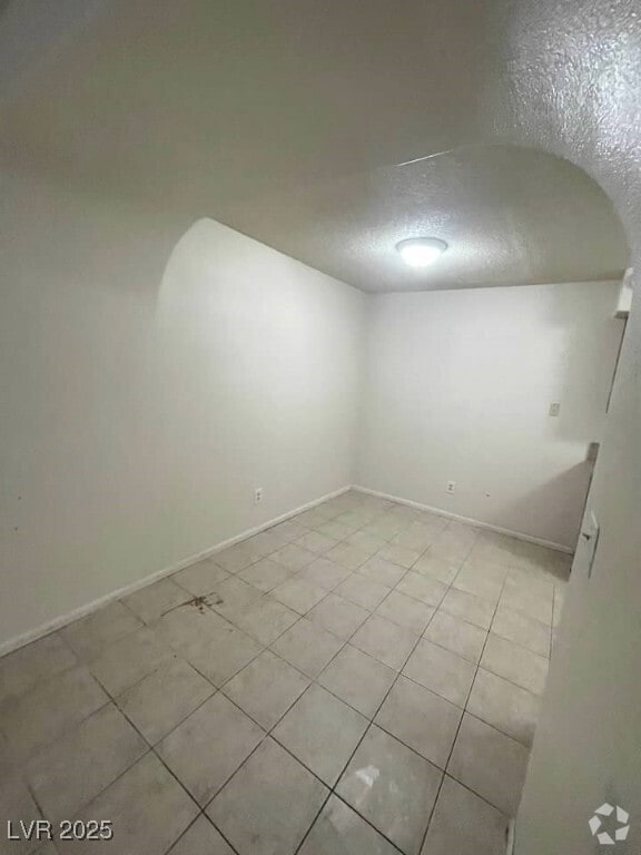 Building Photo - 1608 N Torrey Pines Dr Unit 103 Rental