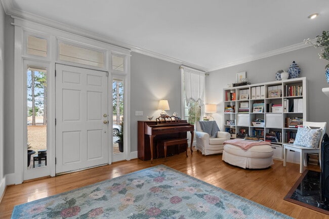 Photo - 2050 Midland Rd