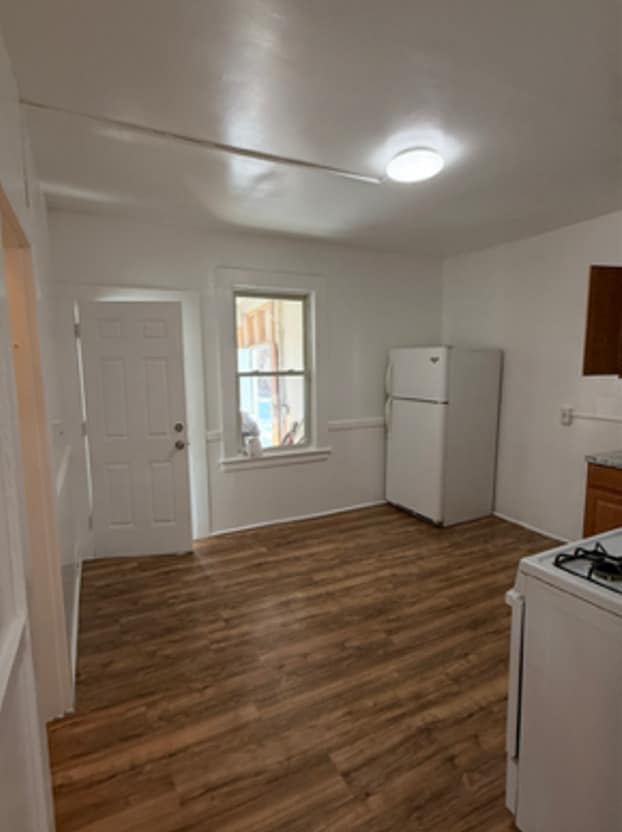 kitchen - 49 Benton St