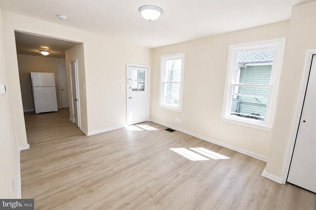 Photo - 111 Barclay St