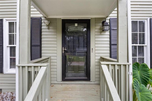 Photo - 661 Bantry Ln